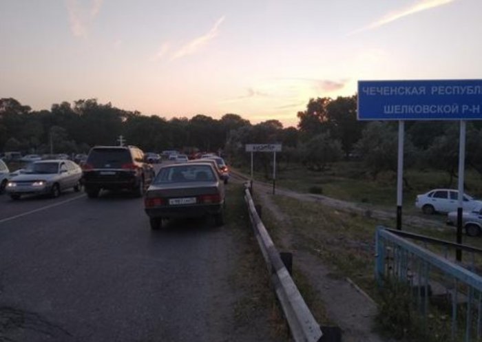 Чеченцы Дагестана и жители Шелковского района поддержали реакцию Кадырова на снос дорожных знаков